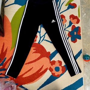 Adidas soccer pants for girls. Size is Youth Small